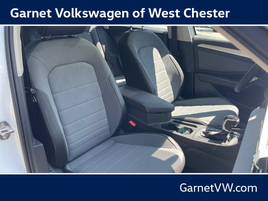New 2026 Volkswagen Jetta SE FWD image 40