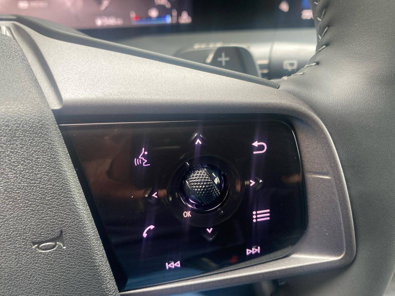 Used 2025 Nissan Murano SV AWD/4WD image 12