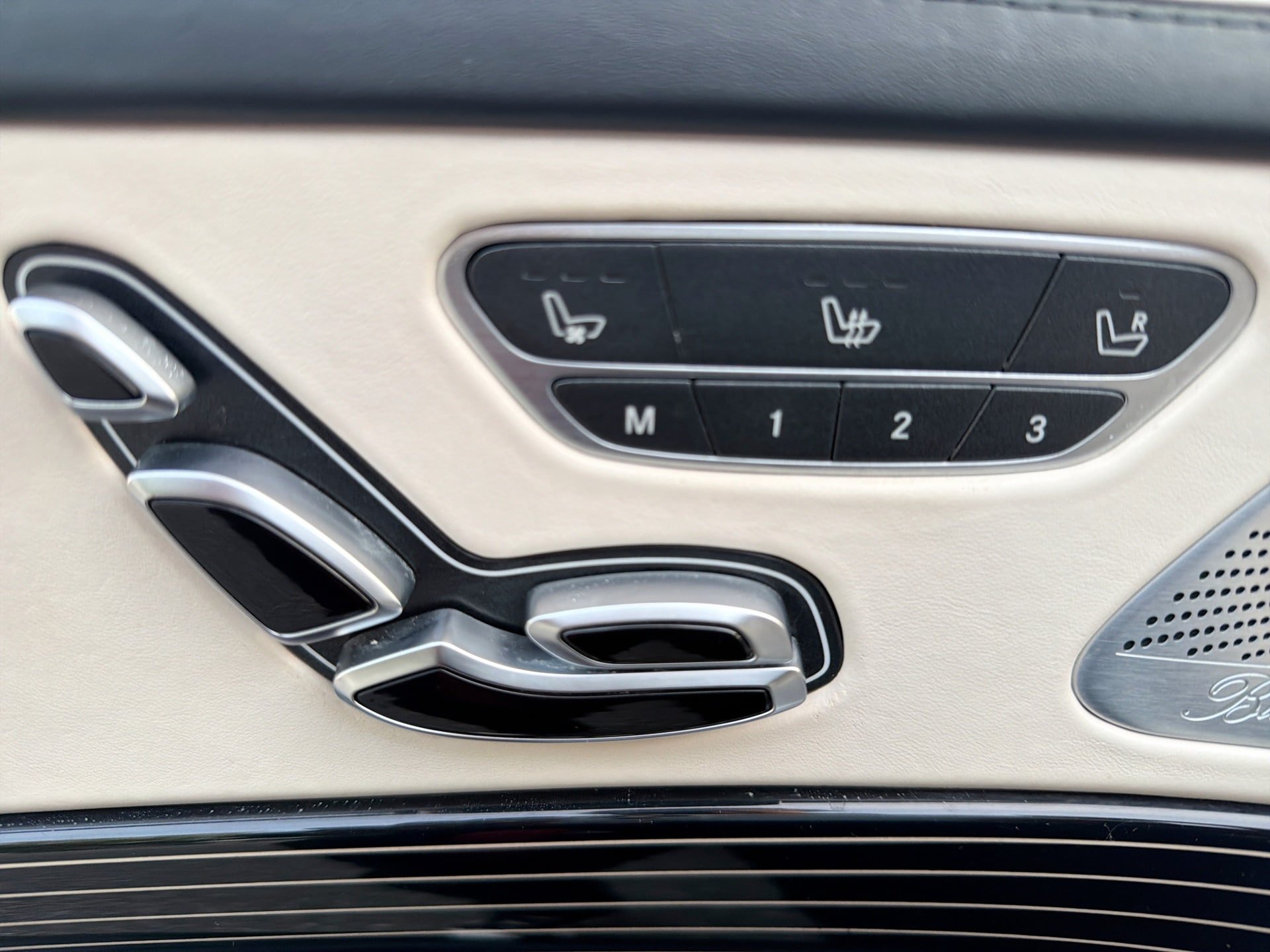 Used 2019 Mercedes-Benz S 560 4MATIC Sedan image 14