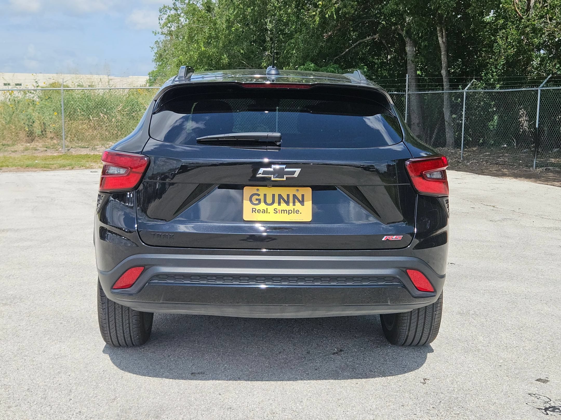 Used 2024 Chevrolet Trax RS w/ Sunroof Package FWD image 4