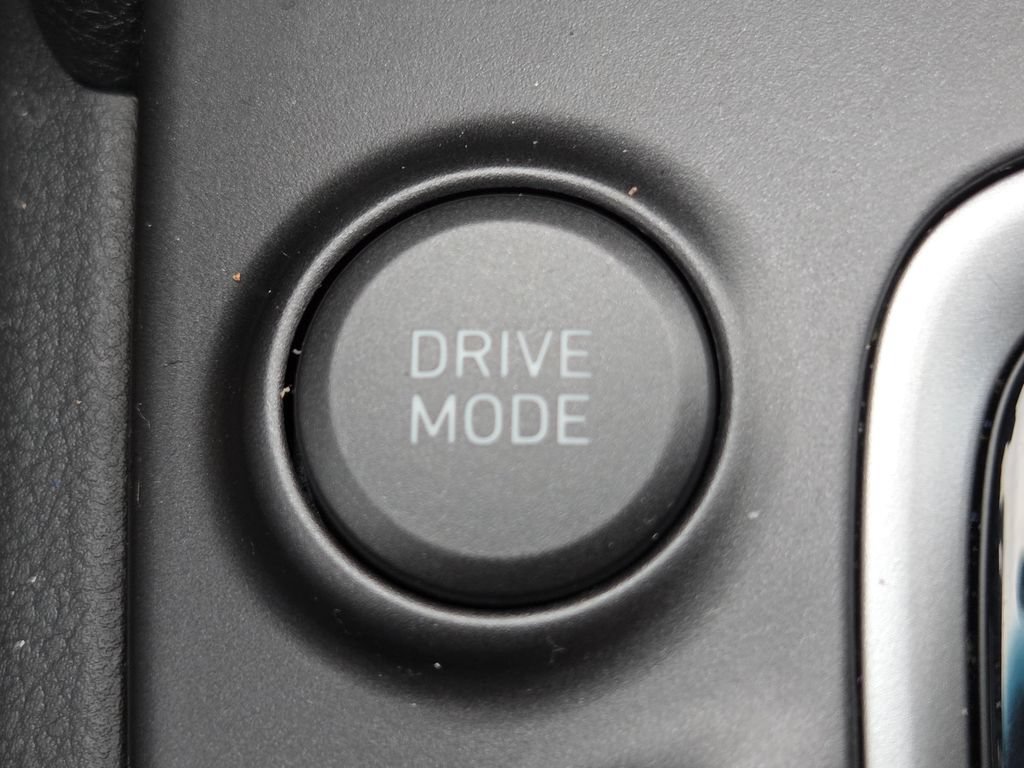 Used 2020 Hyundai Kona SEL Plus AWD/4WD image 8