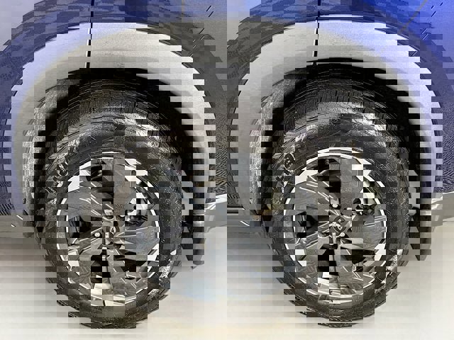 Certified 2025 Nissan Rogue SV image 29