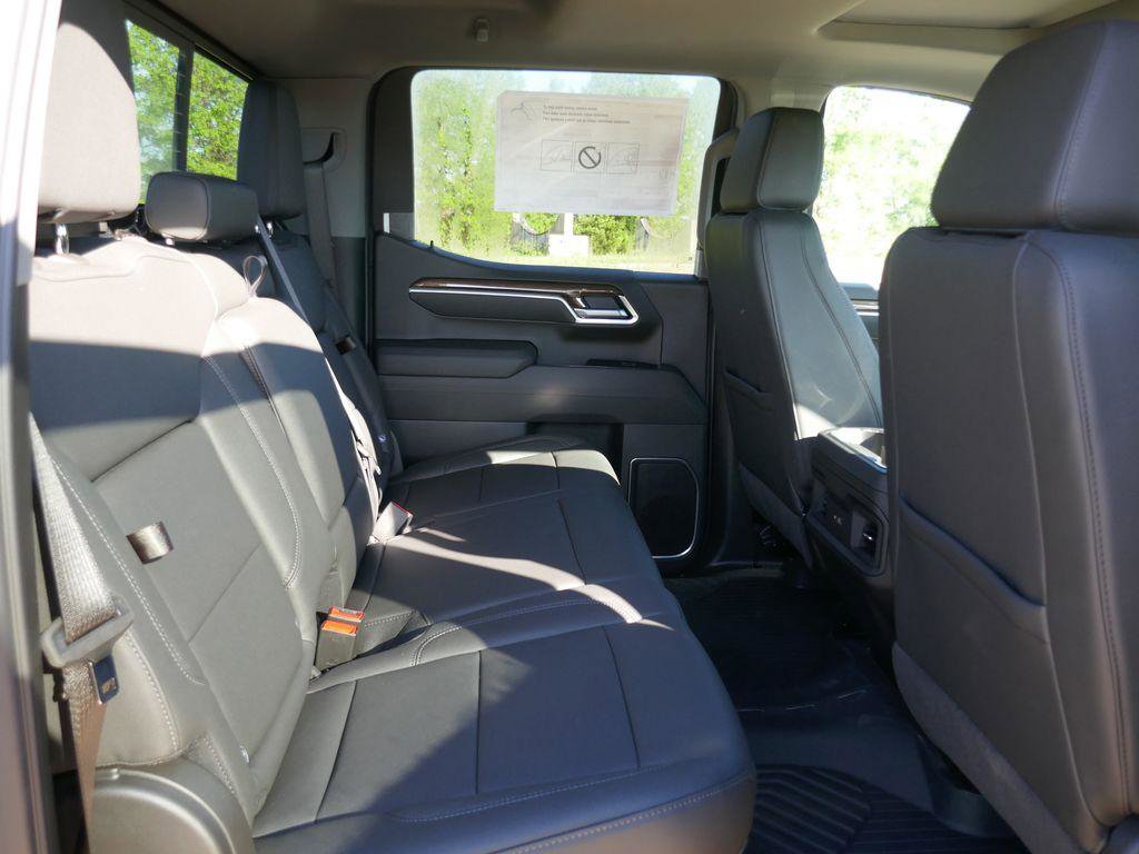 New 2026 Chevrolet Silverado 1500 RST AWD/4WD image 14