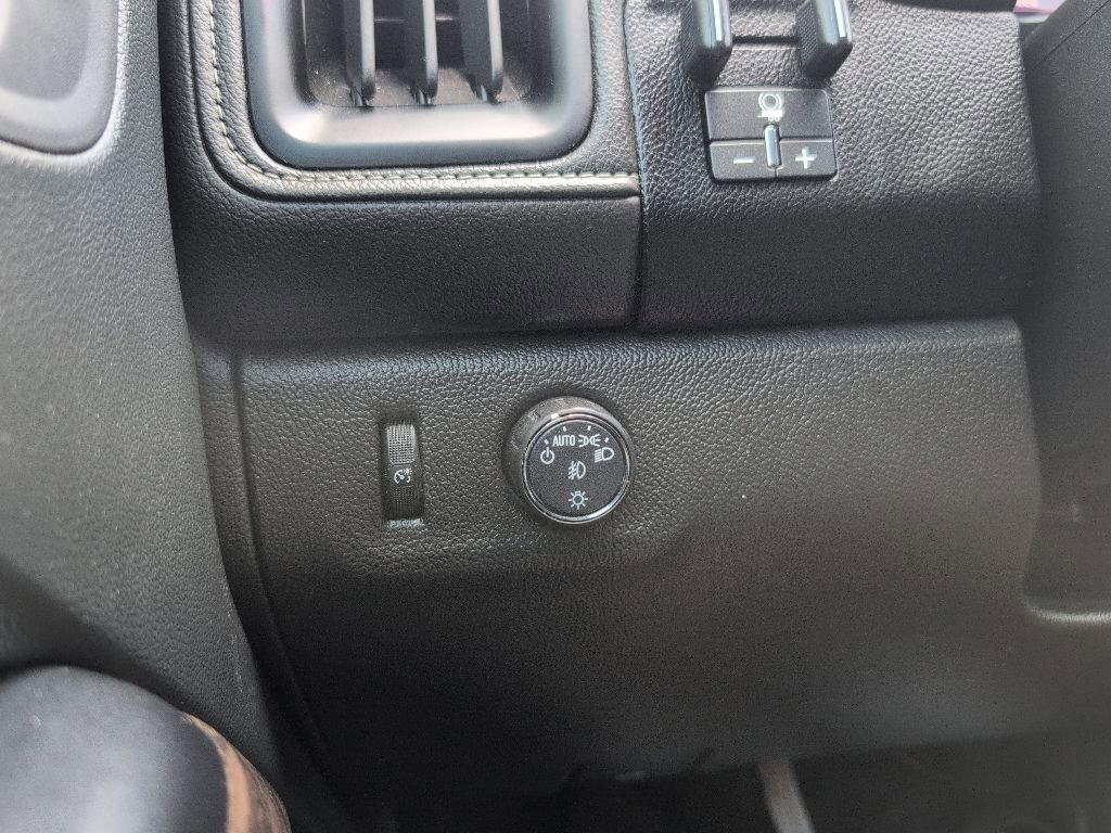 Used 2022 GMC Canyon Denali RWD image 24