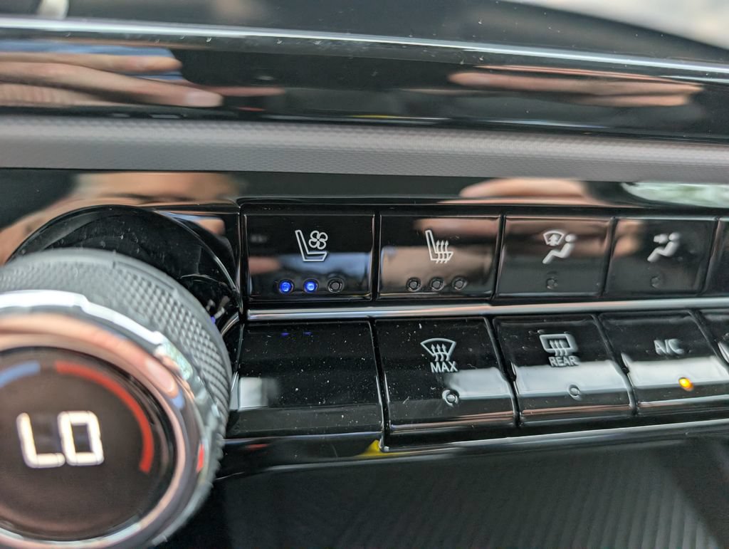 New 2027 Chevrolet Bolt RS FWD image 27