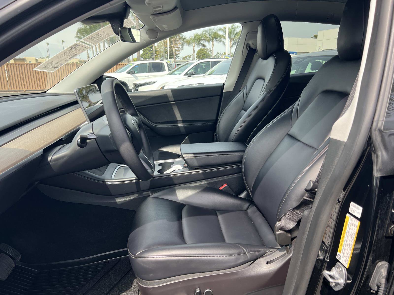 Used 2022 Tesla Model Y Long Range image 18