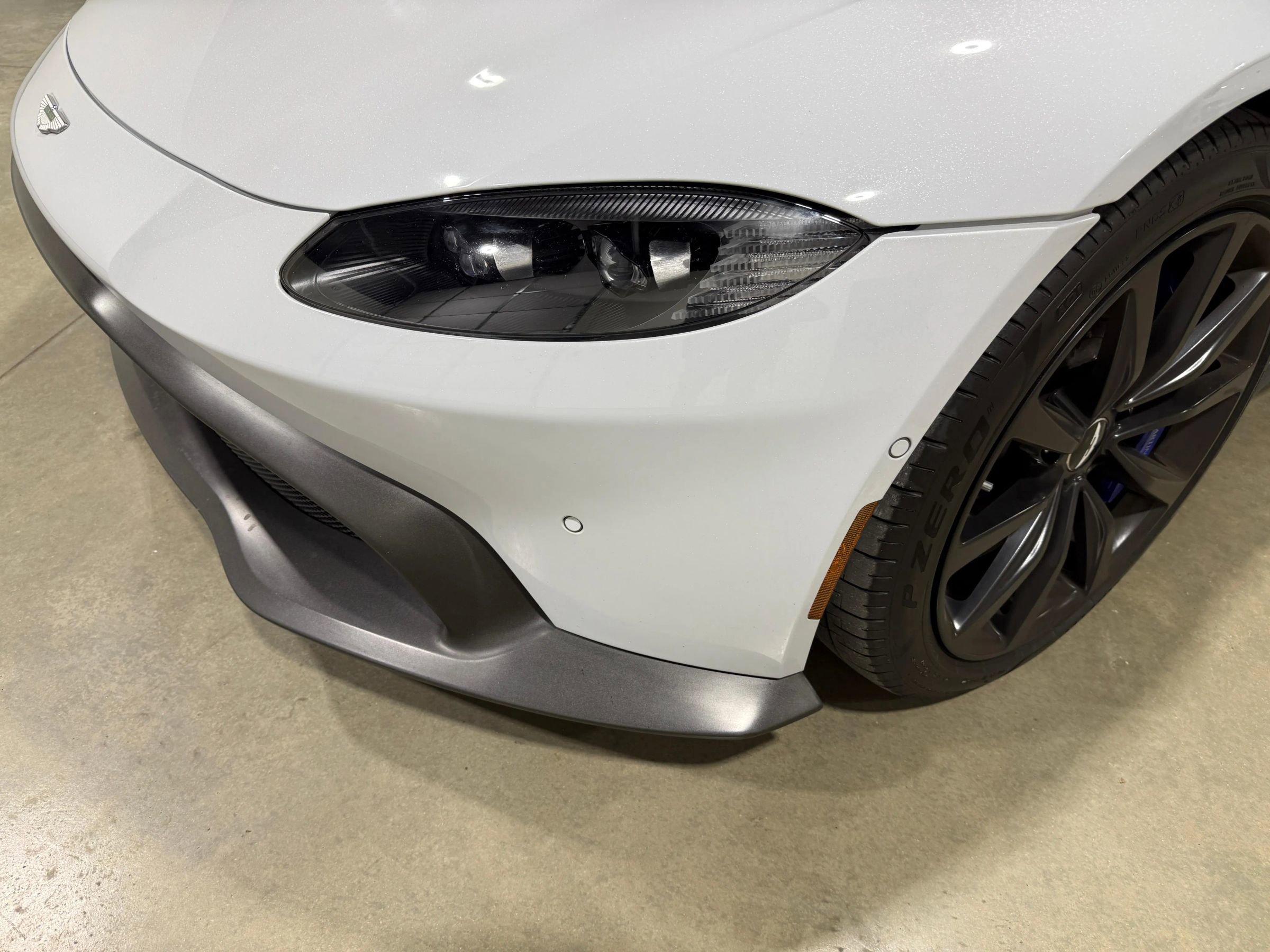 Used 2020 Aston Martin V8 Vantage Coupe image 44