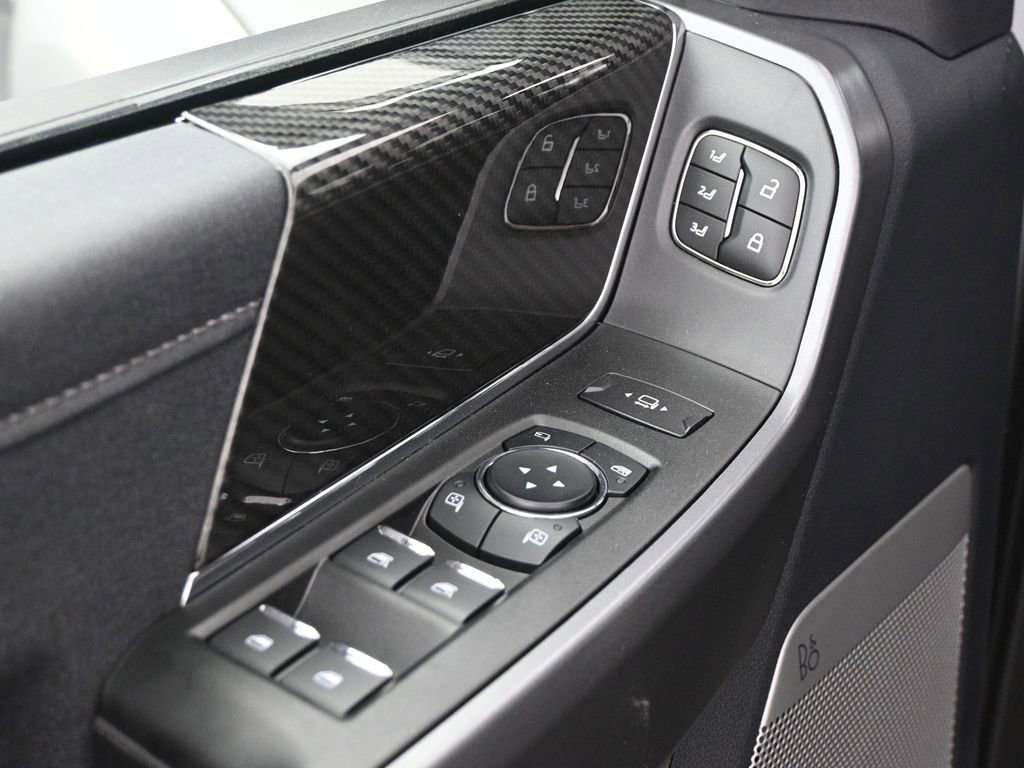New 2026 Ford F250 Lariat w/ Black Appearance Package image 9