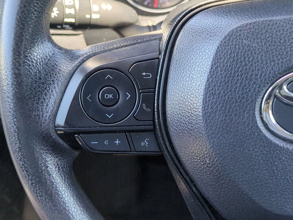Used 2020 Toyota RAV4 XLE AWD/4WD image 12