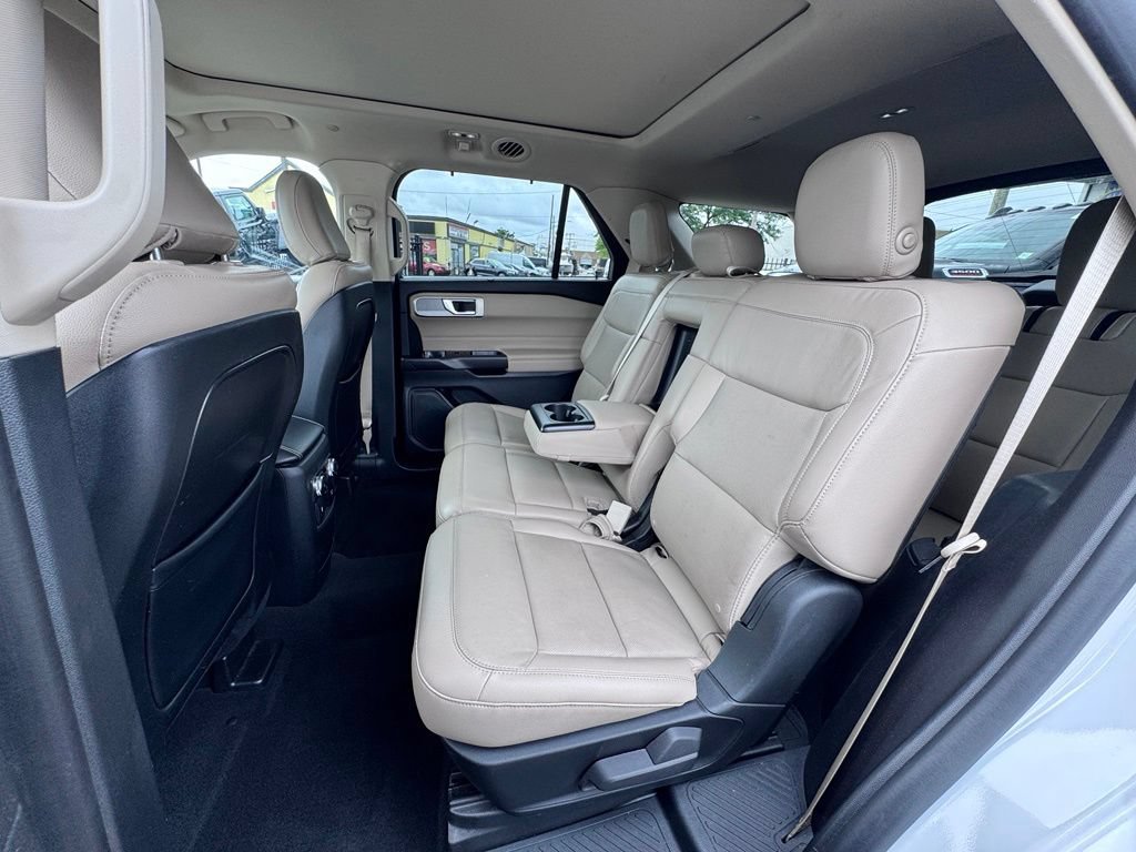 Used 2020 Ford Explorer Limited w/ Hybrid Equipment Group 310A AWD/4WD image 15