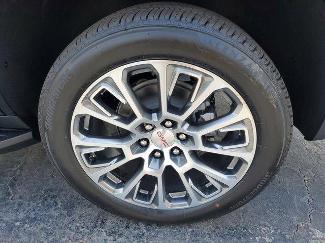 New 2026 GMC Yukon Denali w/ Advanced Technology Package RWD image 8