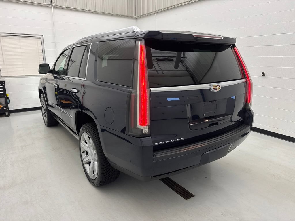 Used 2019 Cadillac Escalade Premium Luxury AWD/4WD image 4