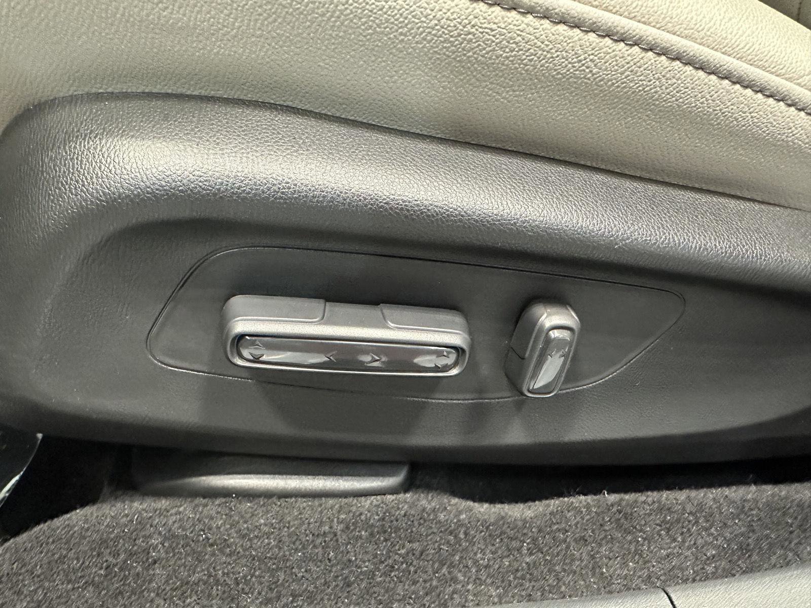Certified 2026 Honda HR-V EX-L image 17