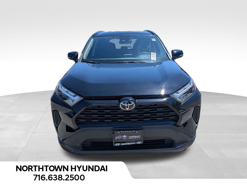 Used 2025 Toyota RAV4 XLE AWD/4WD image 5