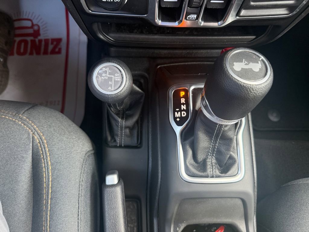 Certified 2025 Jeep Wrangler Unlimited Sahara w/ Safety Group image 28