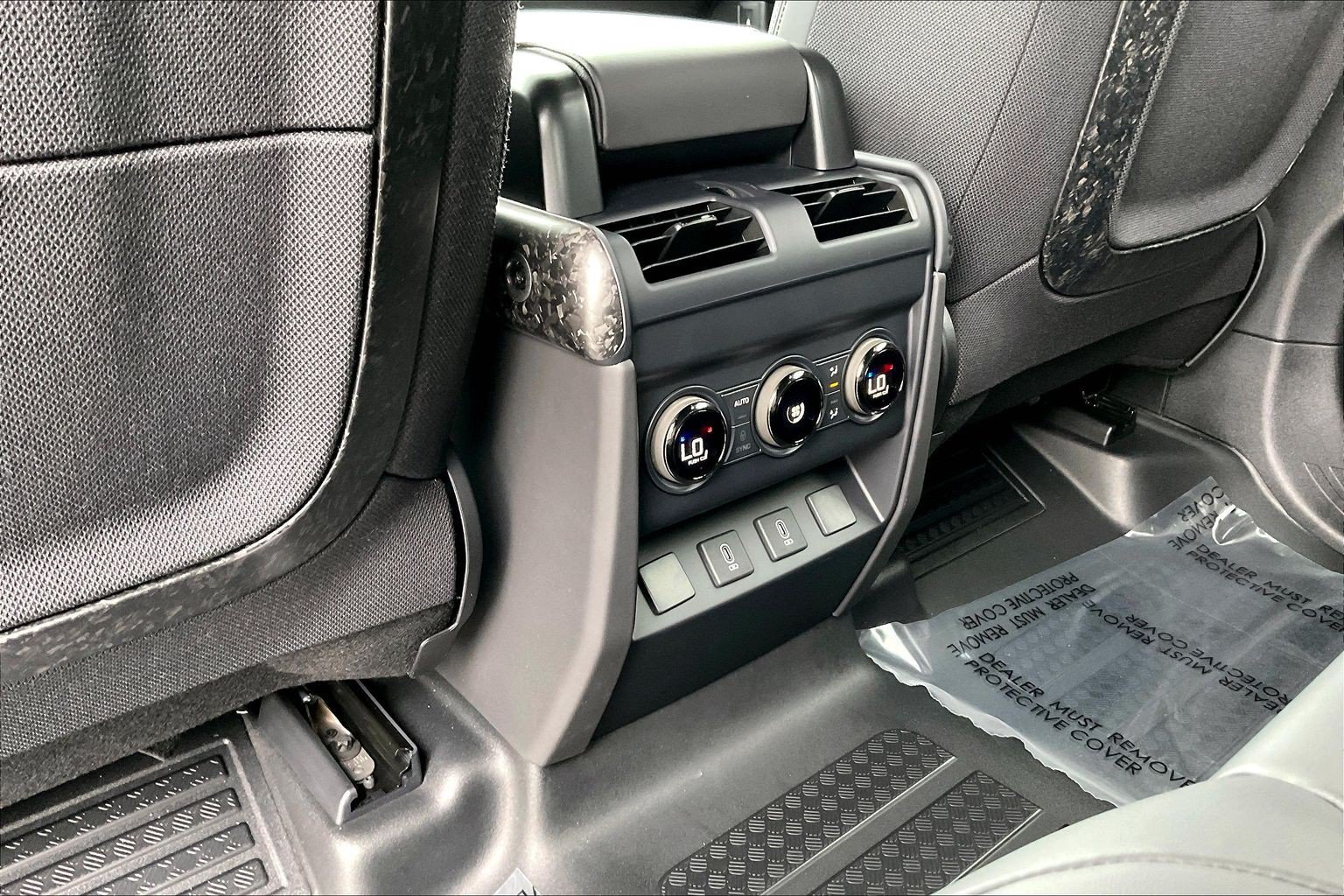 New 2026 Land Rover Defender 110 OCTA AWD/4WD image 25