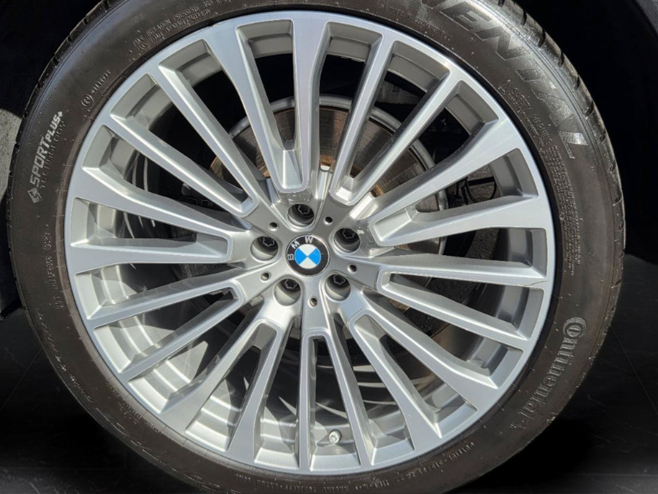 Used 2021 BMW X7 xDrive40i w/ Executive Package 2 AWD/4WD image 42
