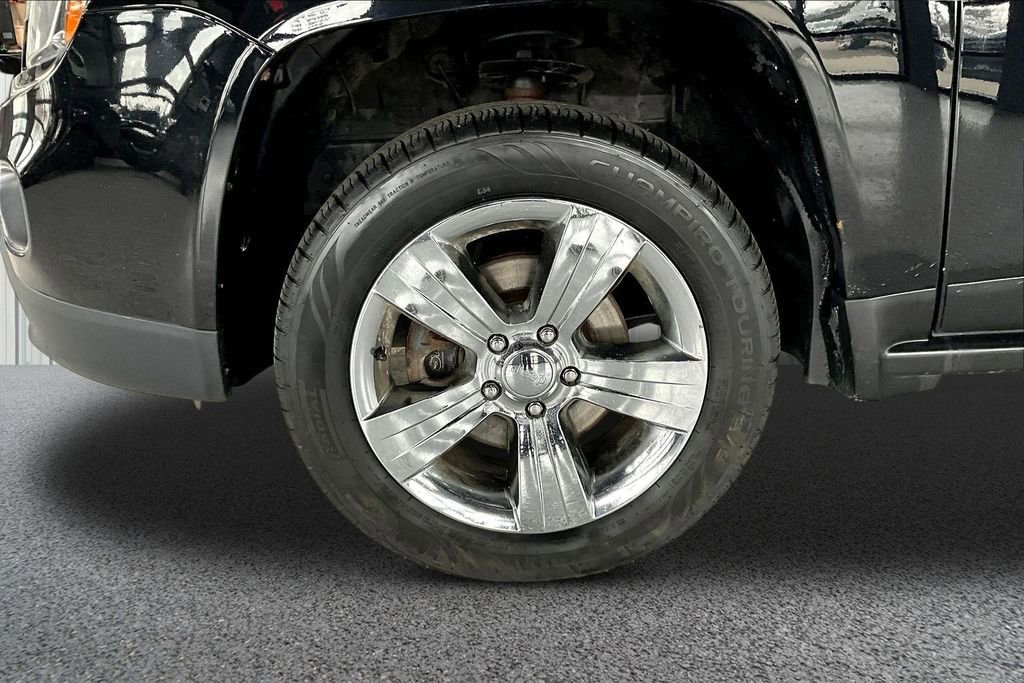 Used 2015 Jeep Compass High Altitude image 32