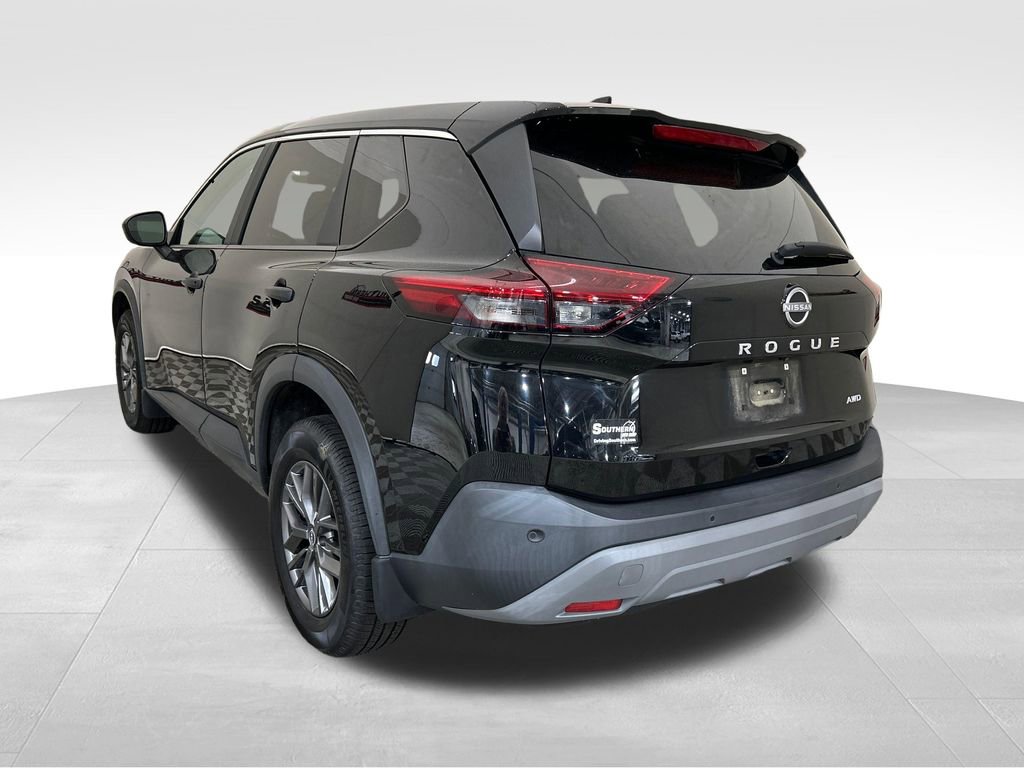Used 2023 Nissan Rogue S image 3