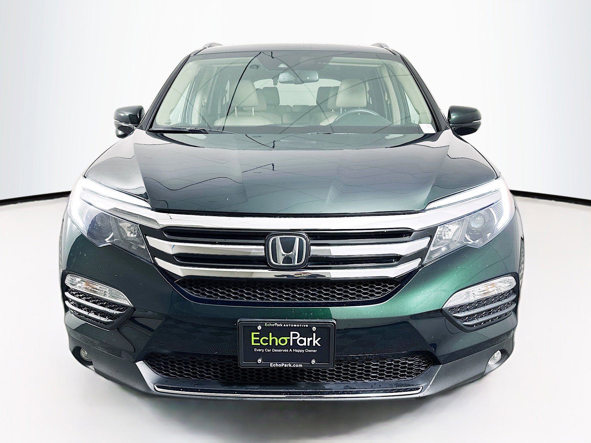 Used 2017 Honda Pilot Touring image 2