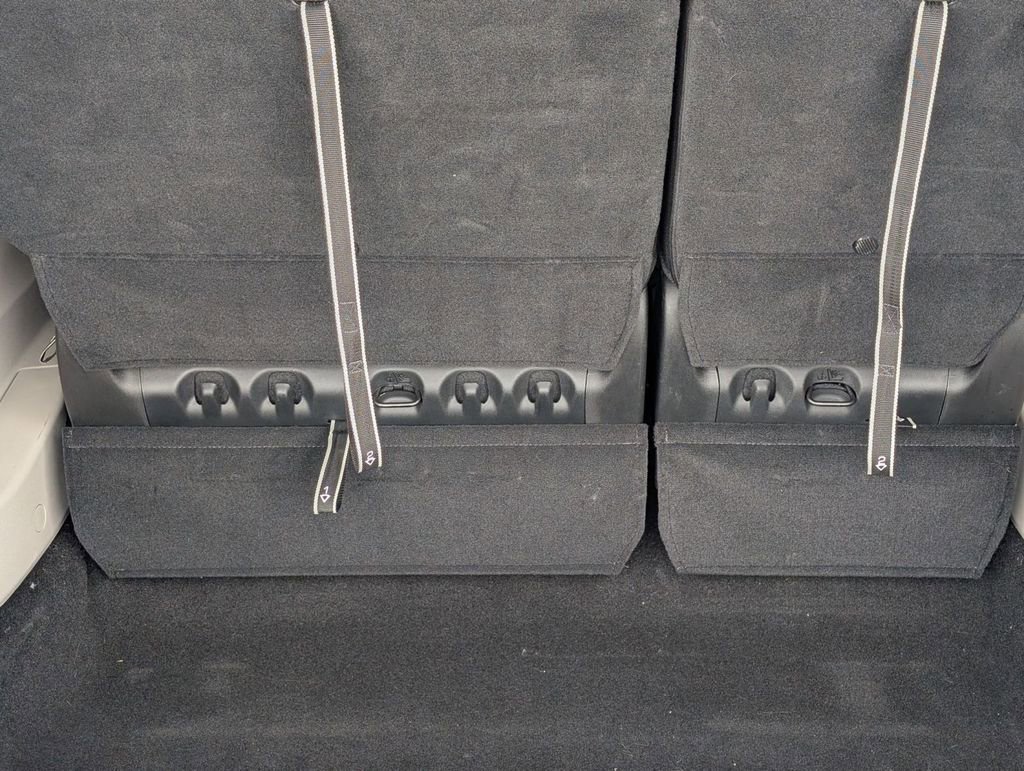 Used 2023 Chrysler Pacifica Touring-L image 18