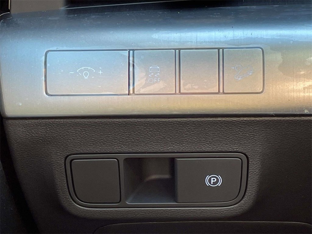 New 2026 Hyundai Kona SEL Premium image 17