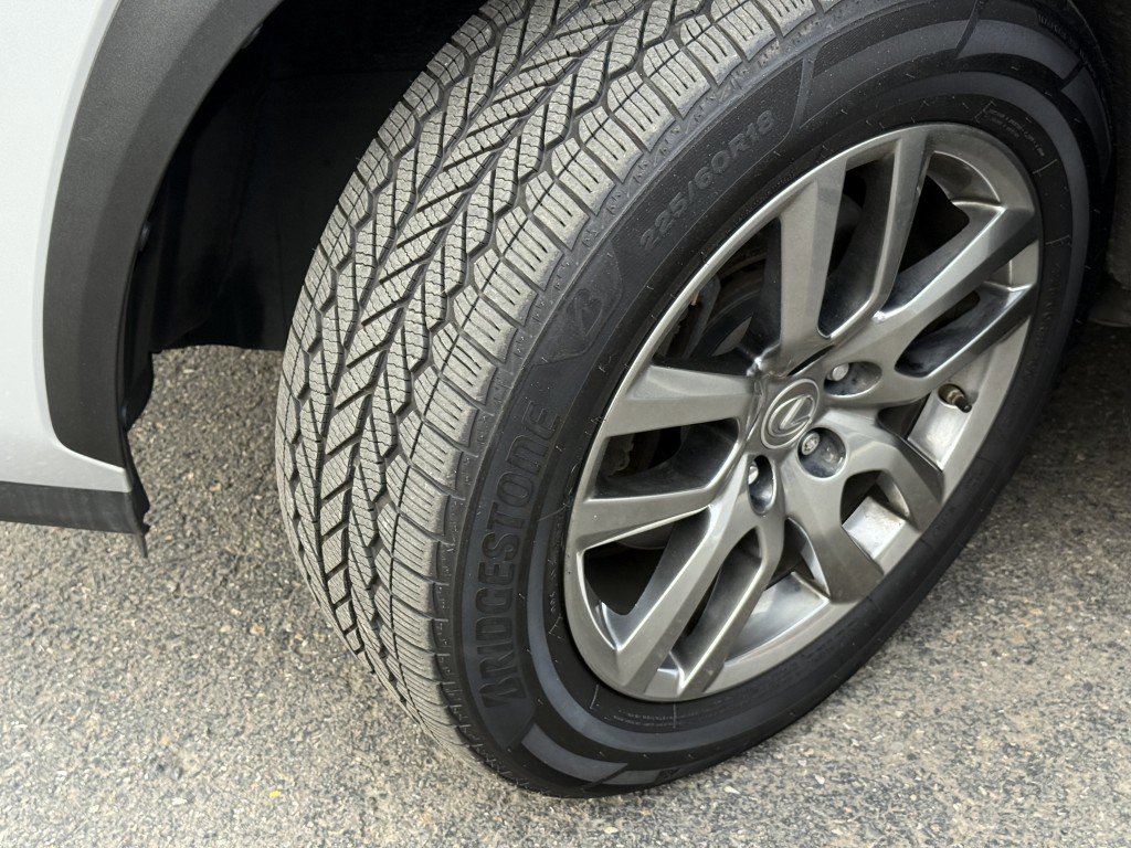 Used 2015 Lexus NX 300h AWD image 36