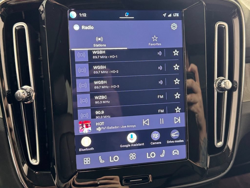 Certified 2025 Volvo XC40 B5 Plus AWD/4WD image 24