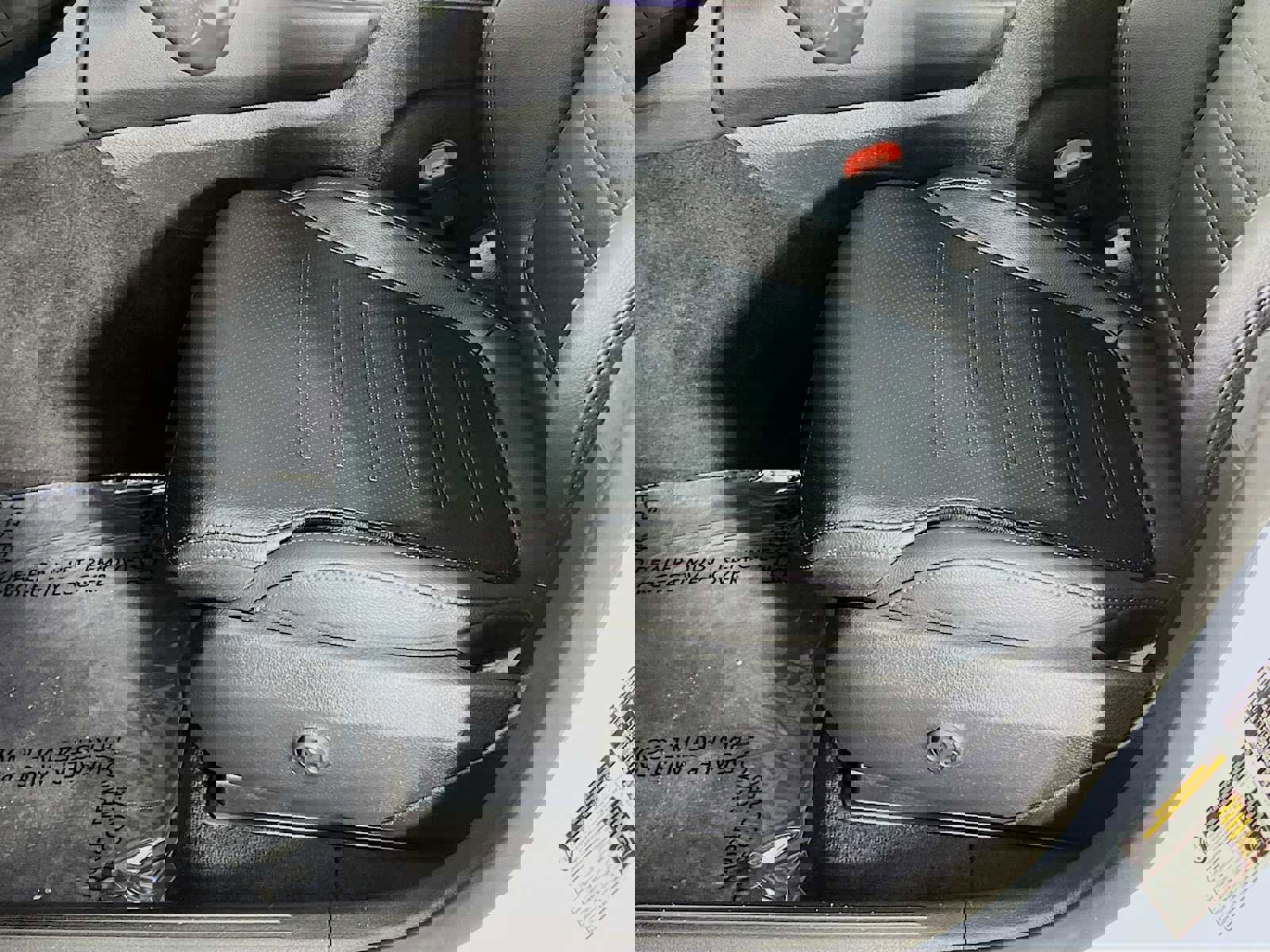 Used 2025 Mercedes-Benz GLC 300 4MATIC image 20