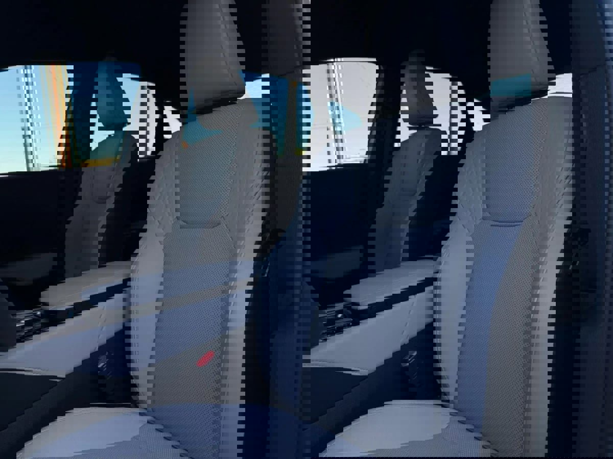 Used 2025 Lexus RX 350 F Sport image 42