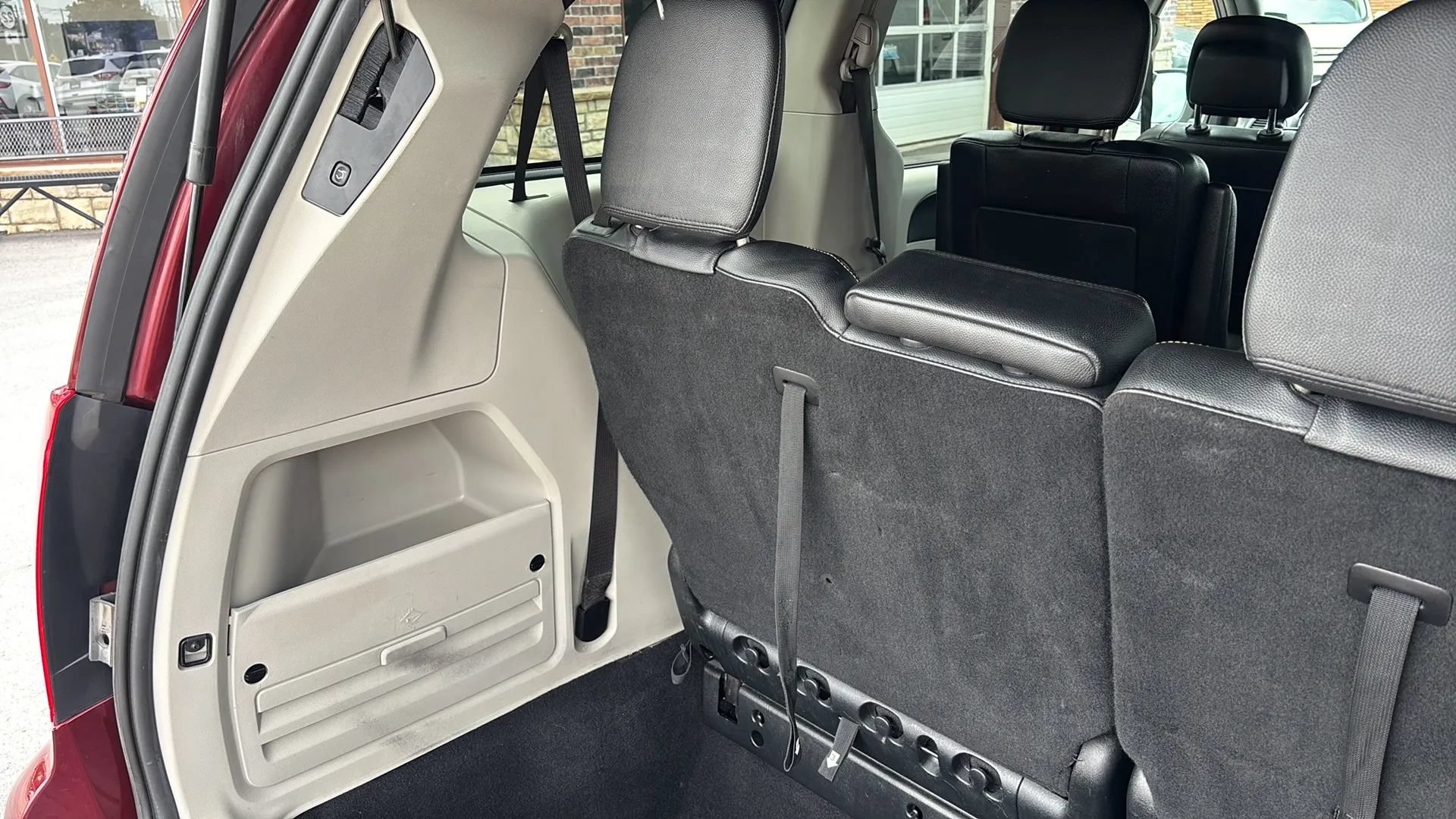 Used 2020 Dodge Grand Caravan SXT FWD image 33