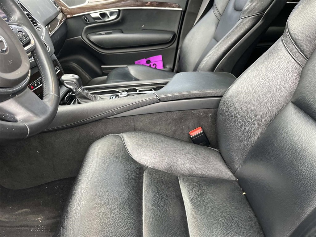 Used 2016 Volvo XC90 T6 Momentum w/ Momentum Plus Package image 24