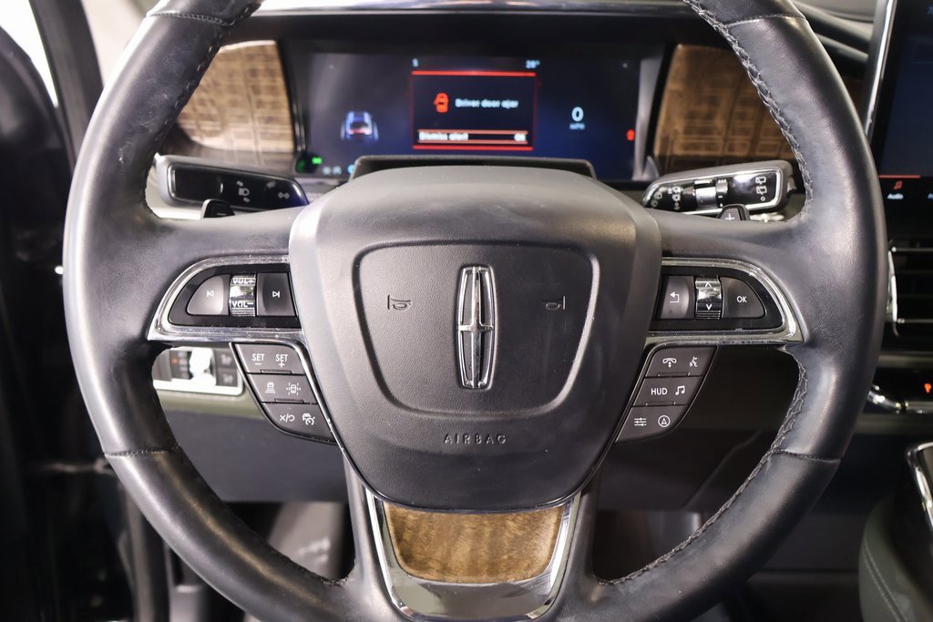 Used 2022 Lincoln Navigator Black Label image 3