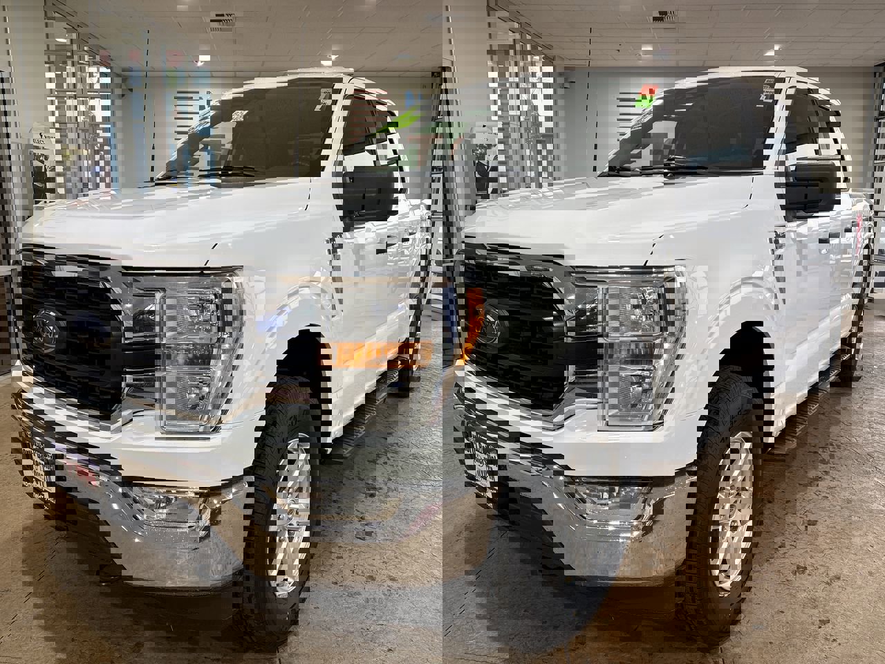 Used 2022 Ford F150 XLT w/ Trailer Tow Package image 6