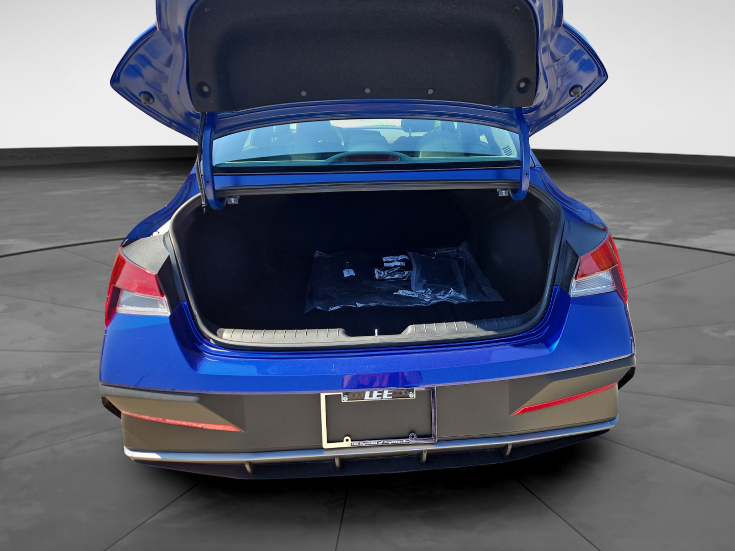 Certified 2026 Hyundai Elantra SE FWD image 17