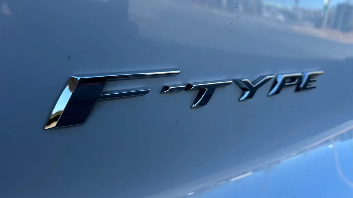 Used 2020 Jaguar F-TYPE Convertible RWD image 43