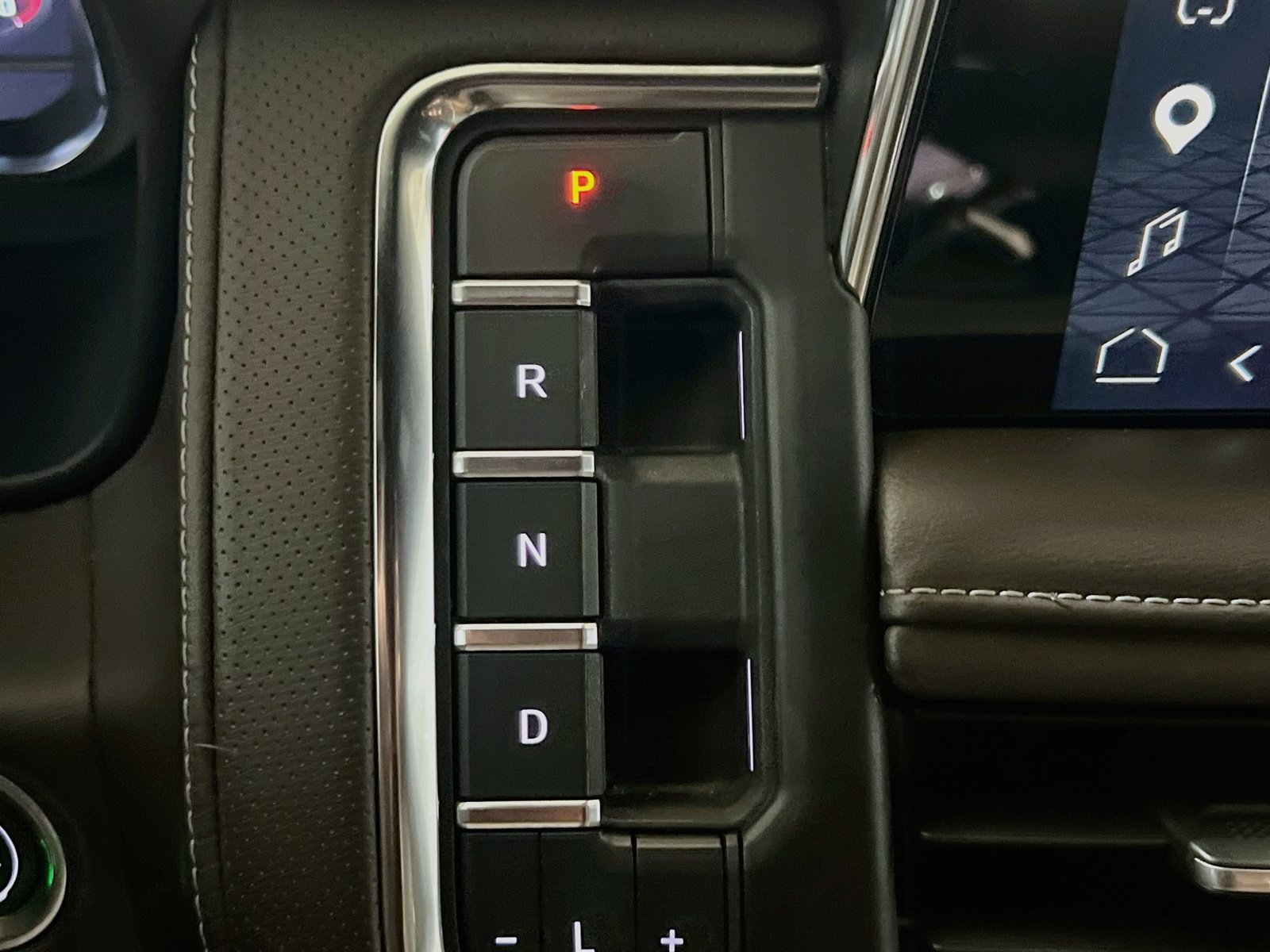 Used 2023 GMC Yukon SLT RWD image 13