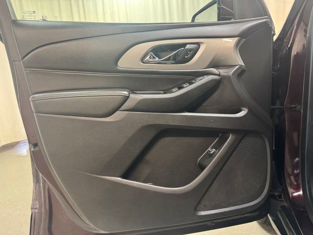 Used 2019 Chevrolet Traverse LT image 11