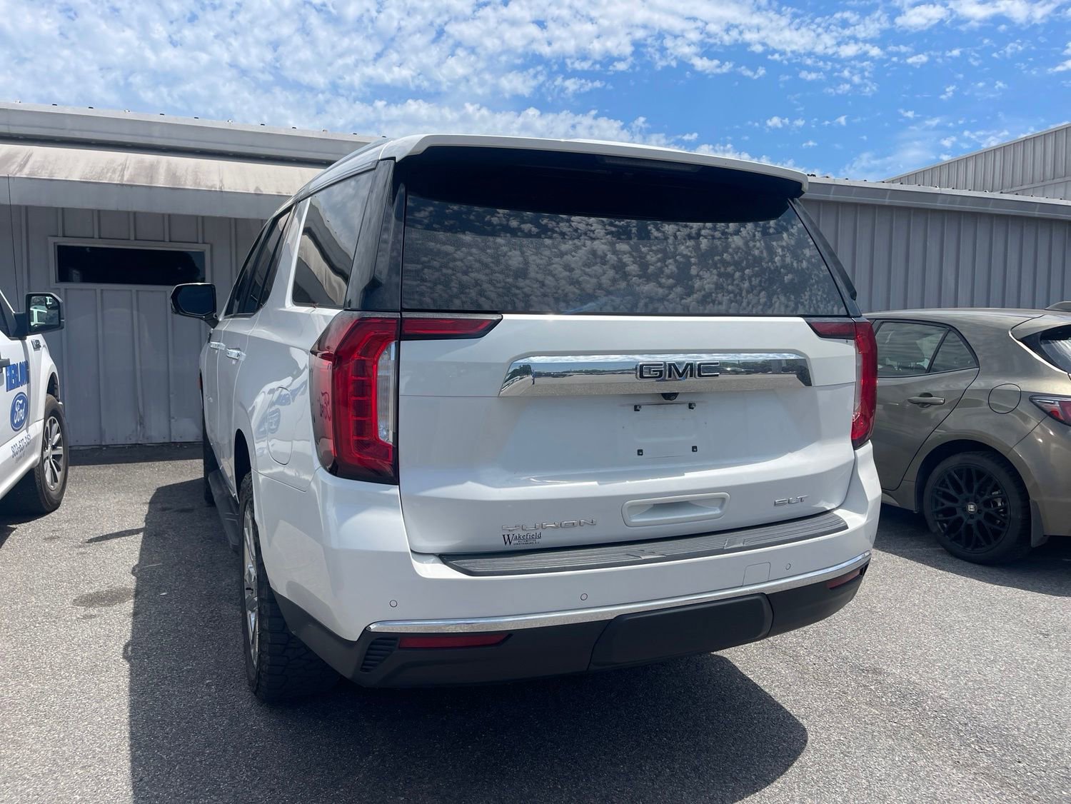 Used 2021 GMC Yukon SLT w/ SLT Premium Package AWD/4WD image 5