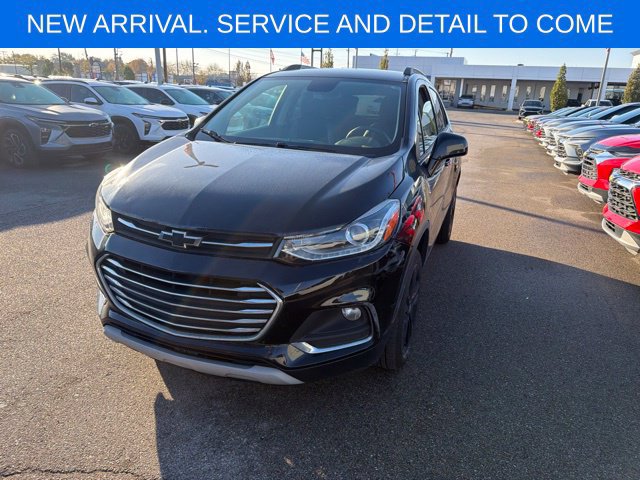 Used 2018 Chevrolet Trax LT w/ Redline Edition AWD/4WD image 2