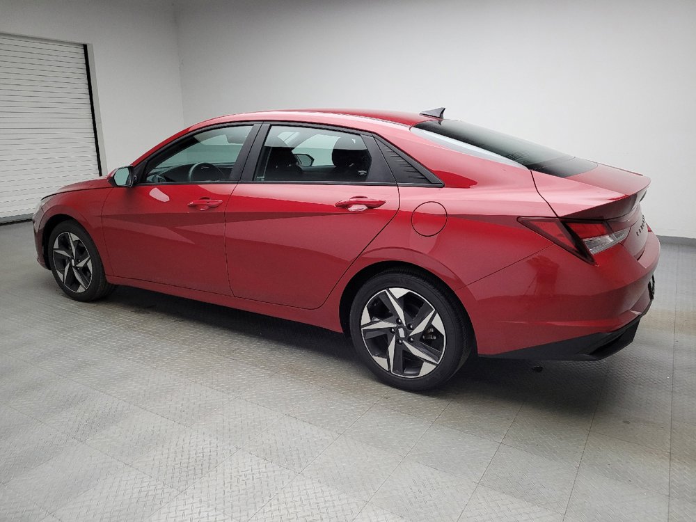 Used 2023 Hyundai Elantra SEL w/ Convenience Package FWD image 3