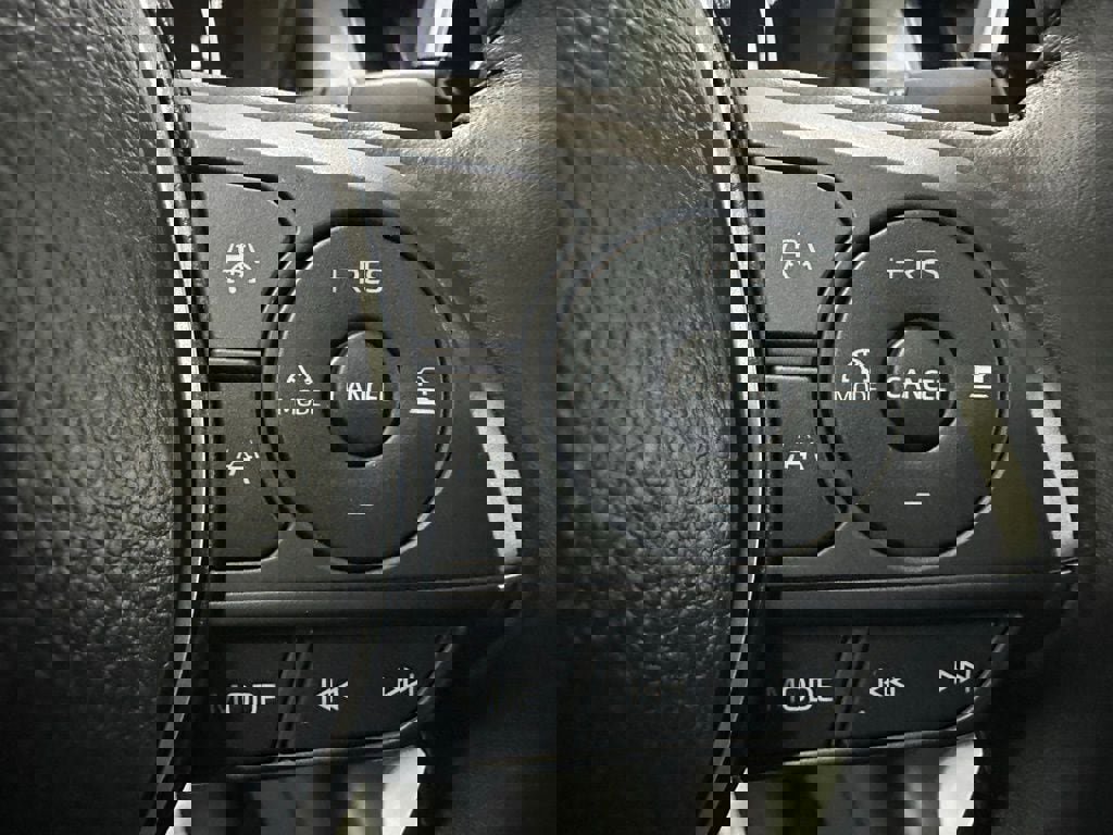 Used 2025 Toyota Corolla SE w/ SE Premium Package image 19