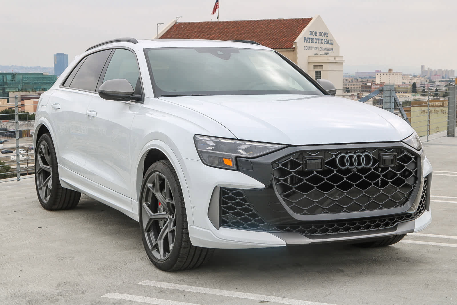 New 2025 Audi RS Q8 performance image 3