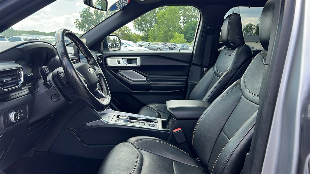 Used 2020 Ford Explorer ST w/ ST Street Pack image 9