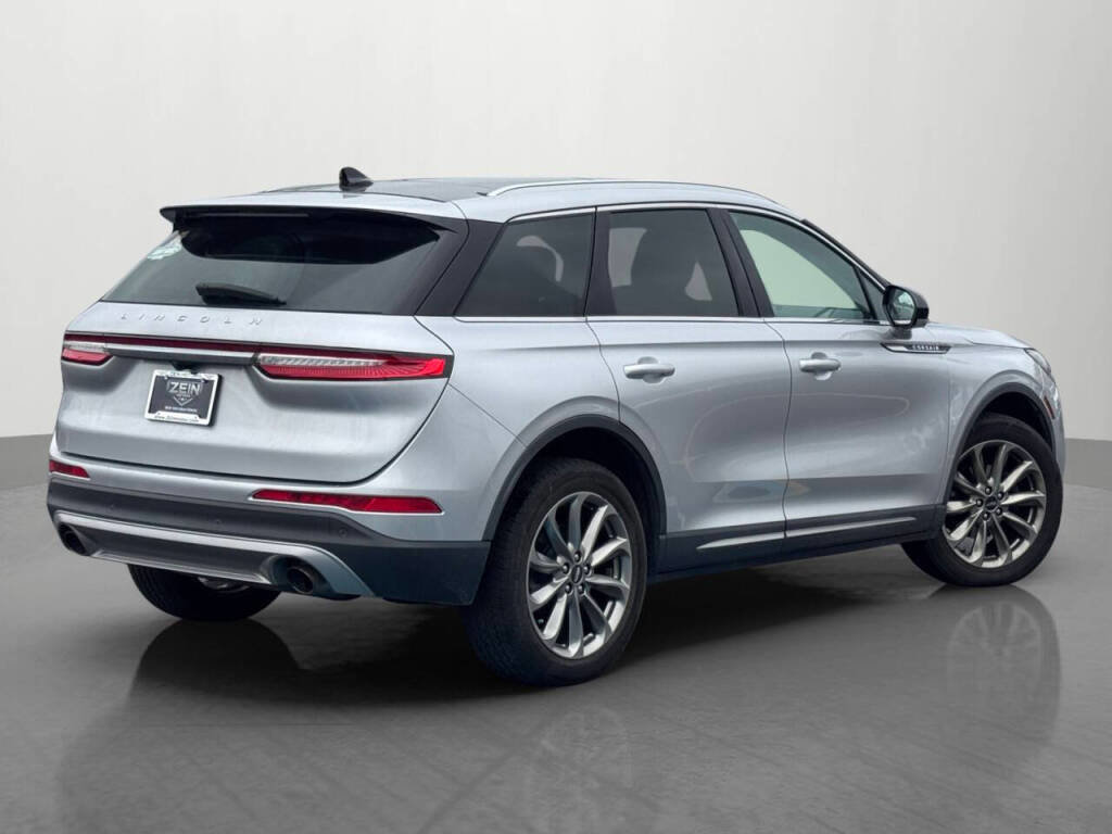 Used 2020 Lincoln Corsair AWD w/ Premium Package image 2