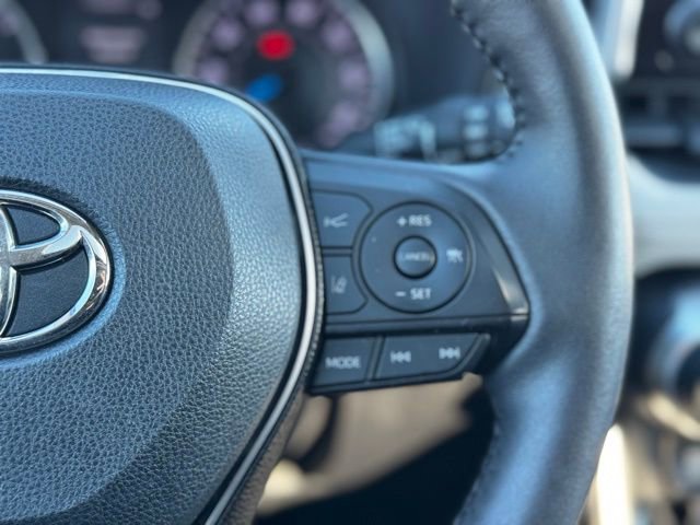 Used 2021 Toyota RAV4 XLE w/ Convenience Package image 23