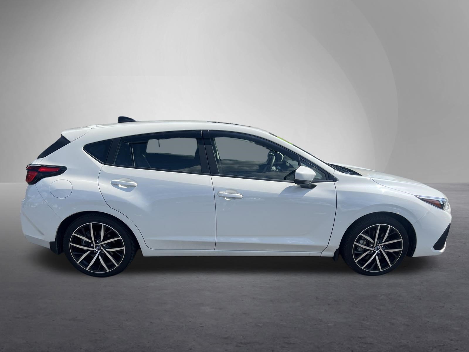 Used 2025 Subaru Impreza 2.0i Sport AWD/4WD image 2