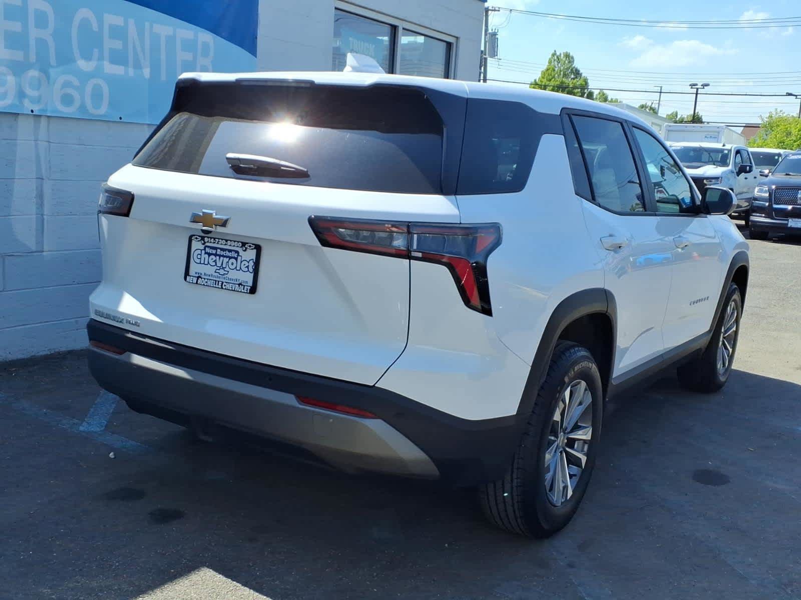 Used 2026 Chevrolet Equinox LT AWD/4WD image 6