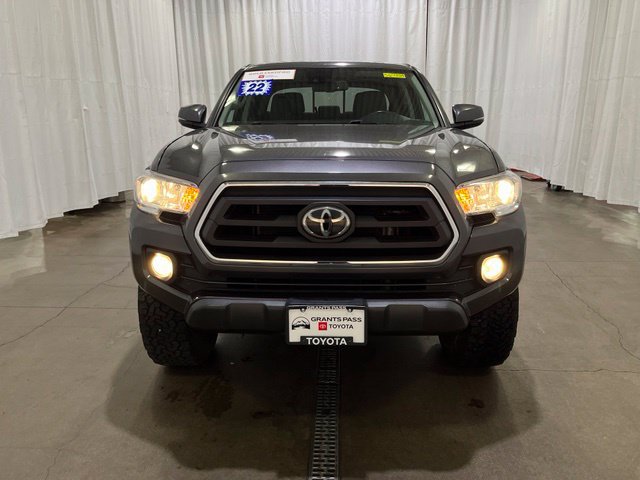 Used 2022 Toyota Tacoma SR5 w/ Technology Package AWD/4WD image 10