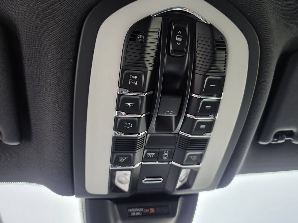 New 2026 Porsche Macan AWD/4WD image 30